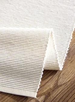 Fine grooves placemat