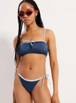 Fine lace-trim high-cut slim bikini bottom