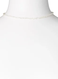 Fine pearl necklace