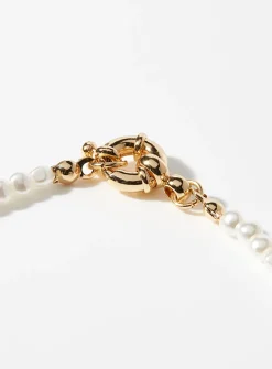 Fine pearl necklace