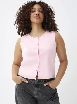 Fine-knit buttoned vest