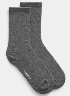 Finely ribbed socks