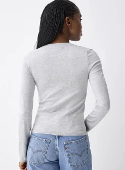 Fitted solid-colour crew-neck sweater