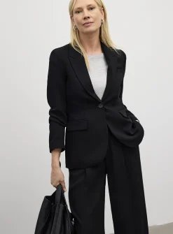 Fitted textured crepe blazer