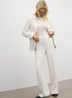 Fitted textured crepe blazer