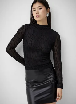 Fitted textured-wave mock-neck T-shirt