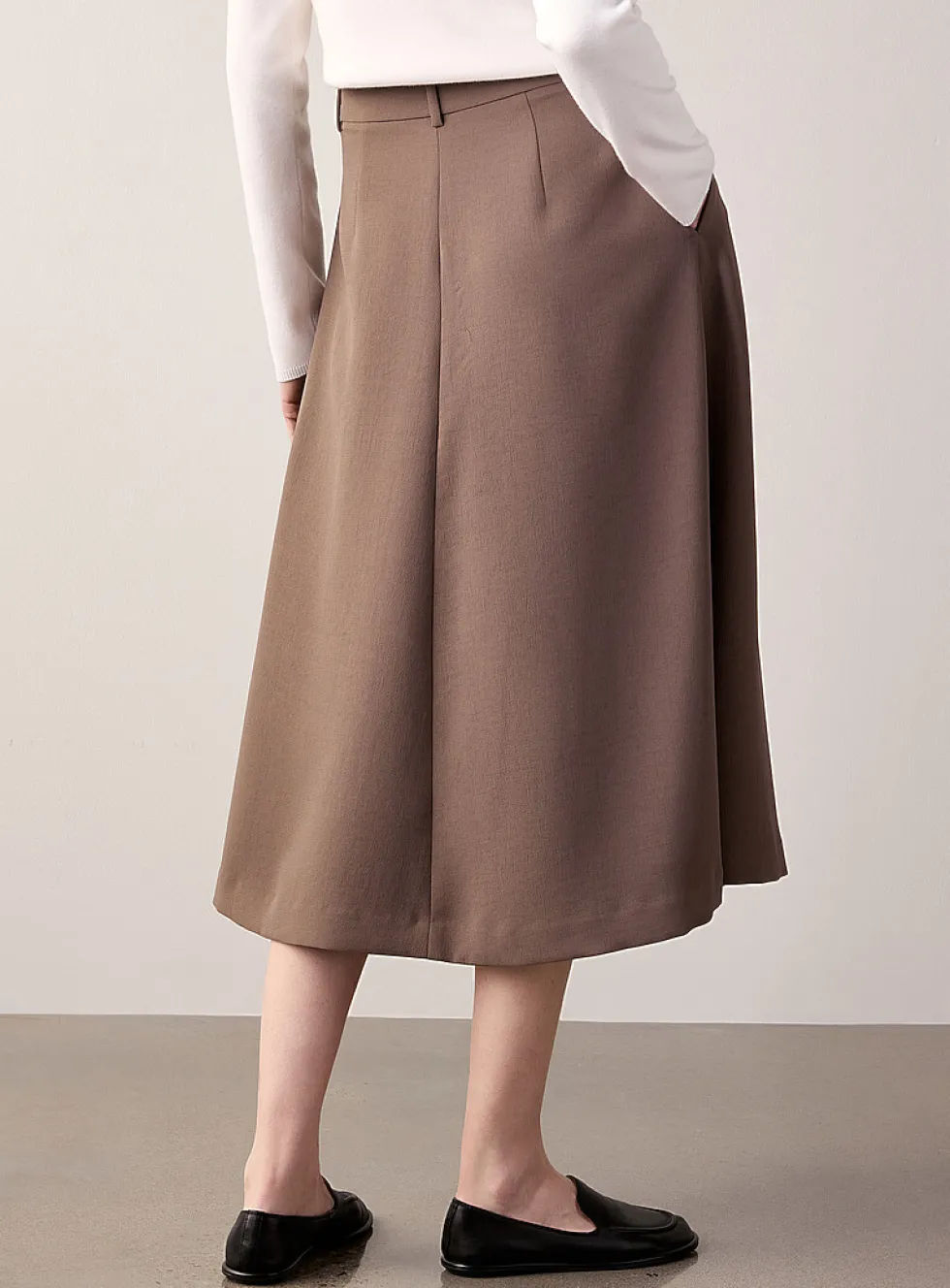 Flared textured crepe pleated skirt