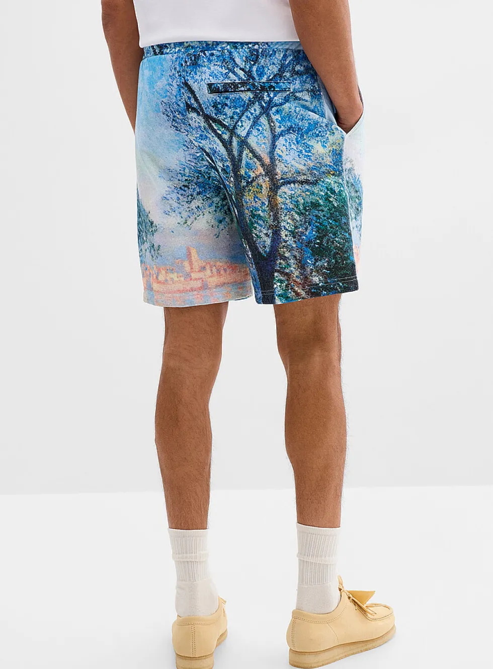 Fleece-lined impressionist Bermudas