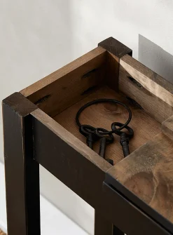 Flip top accent table