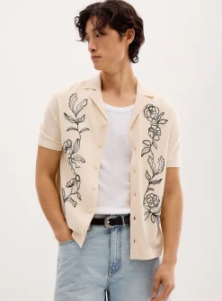 Floral embroidery knit shirt