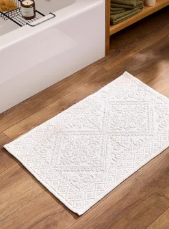 Floral medallion bath mat
