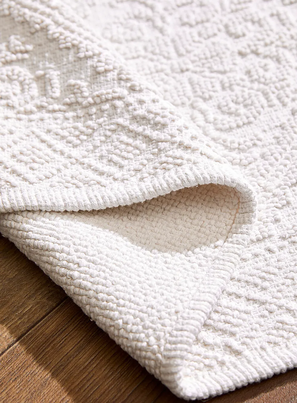 Floral medallion bath mat