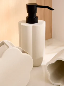 Floral silhouette accessories