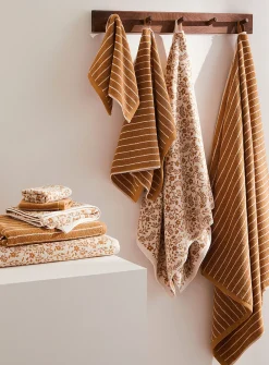 Floral tapestry organic cotton reversible towels