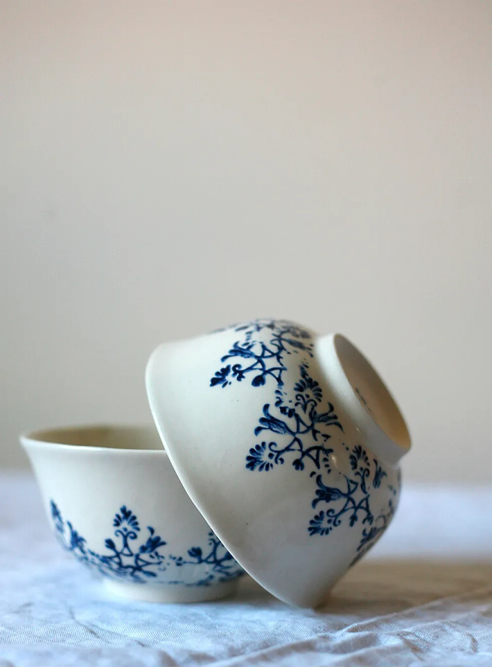 Floral tapestry rice bowls