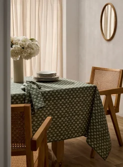 Floral tapestry touch of linen tablecloth