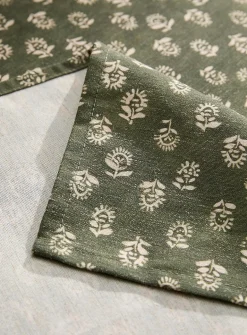 Floral tapestry touch of linen tablecloth