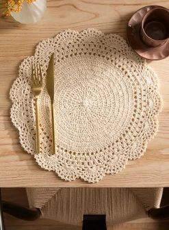 Flower crochet placemat