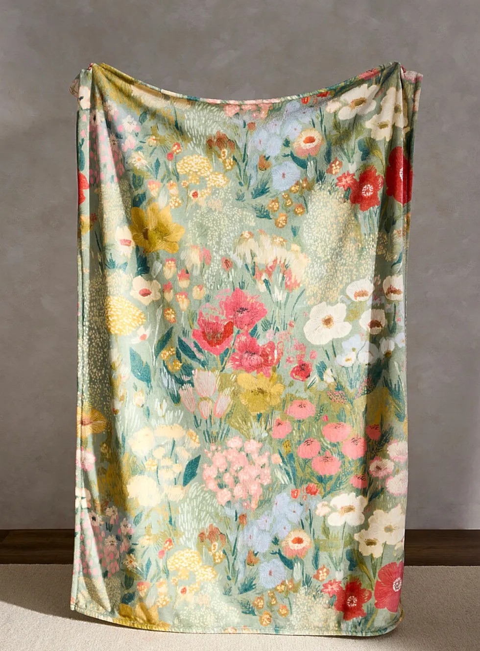 Flower field soft plush throw
