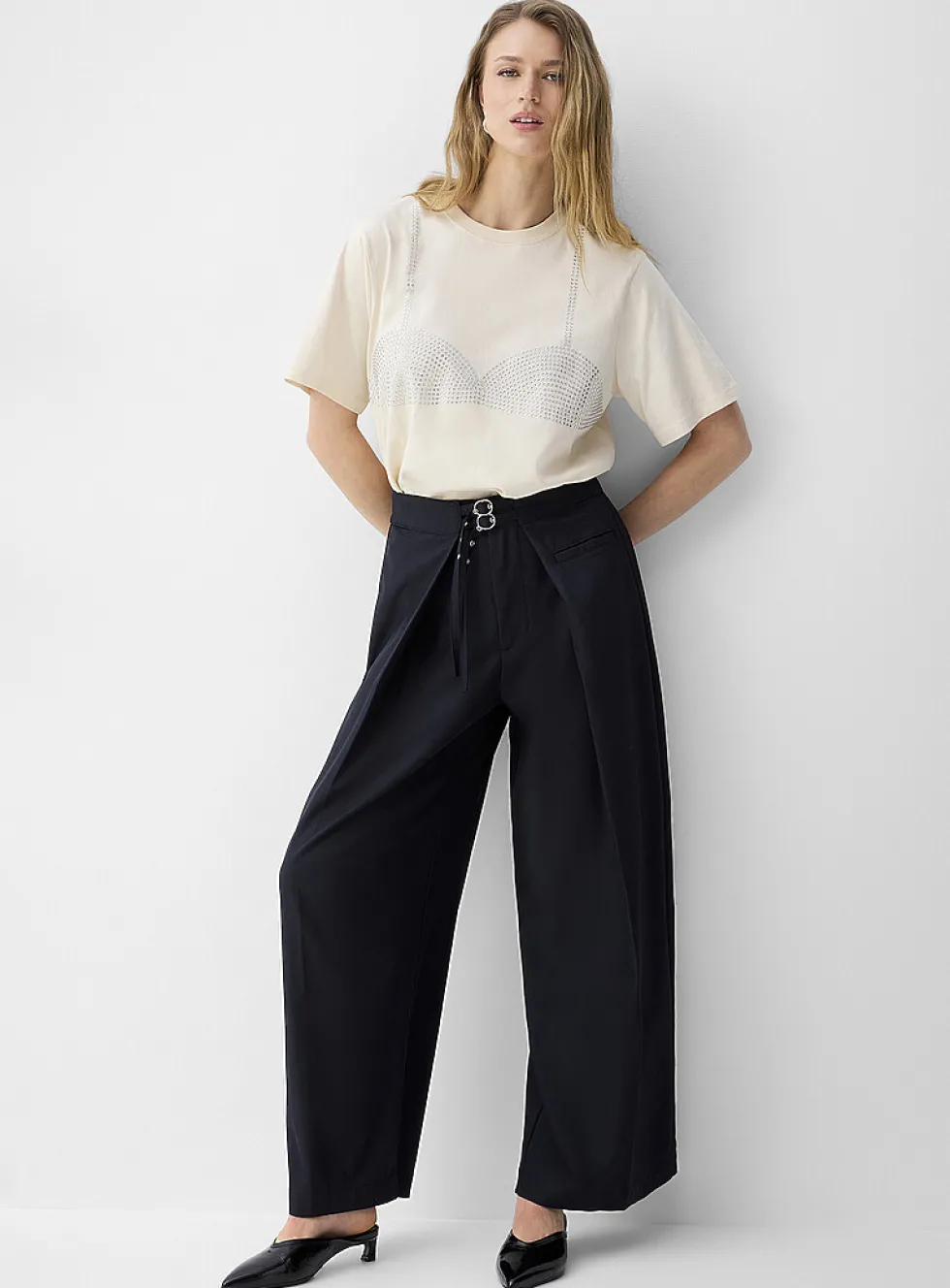Flowing two-belt wraparound pant