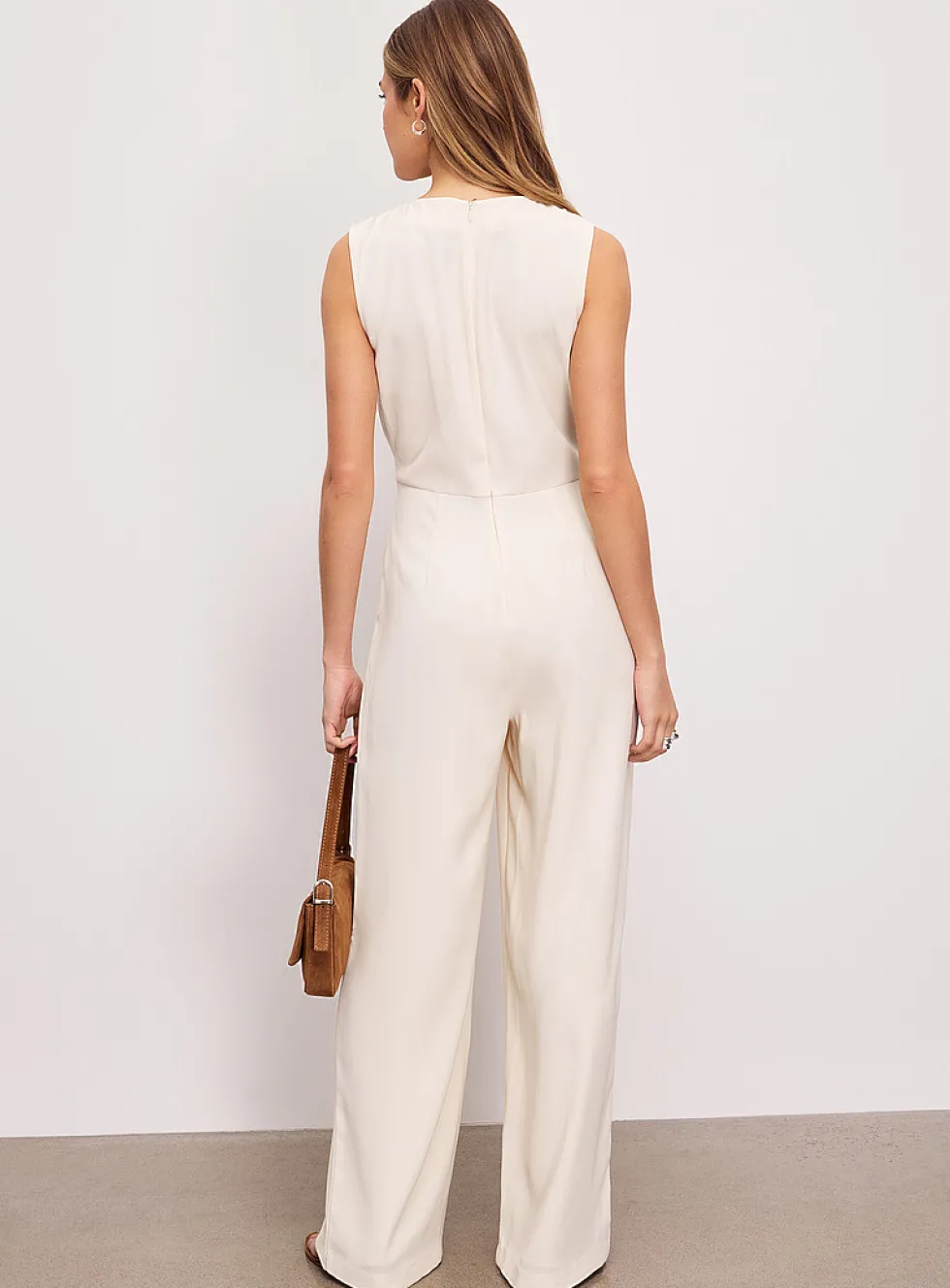 Flowy belted sleeveless jumpsuit
