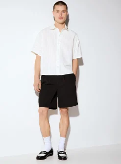 Fluid pleated Bermudas