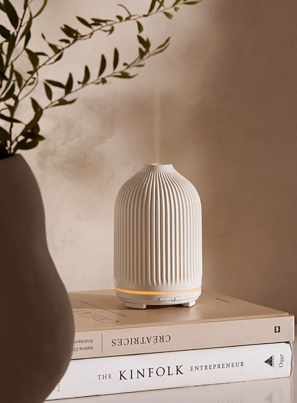 Fluted essential oil diffuser