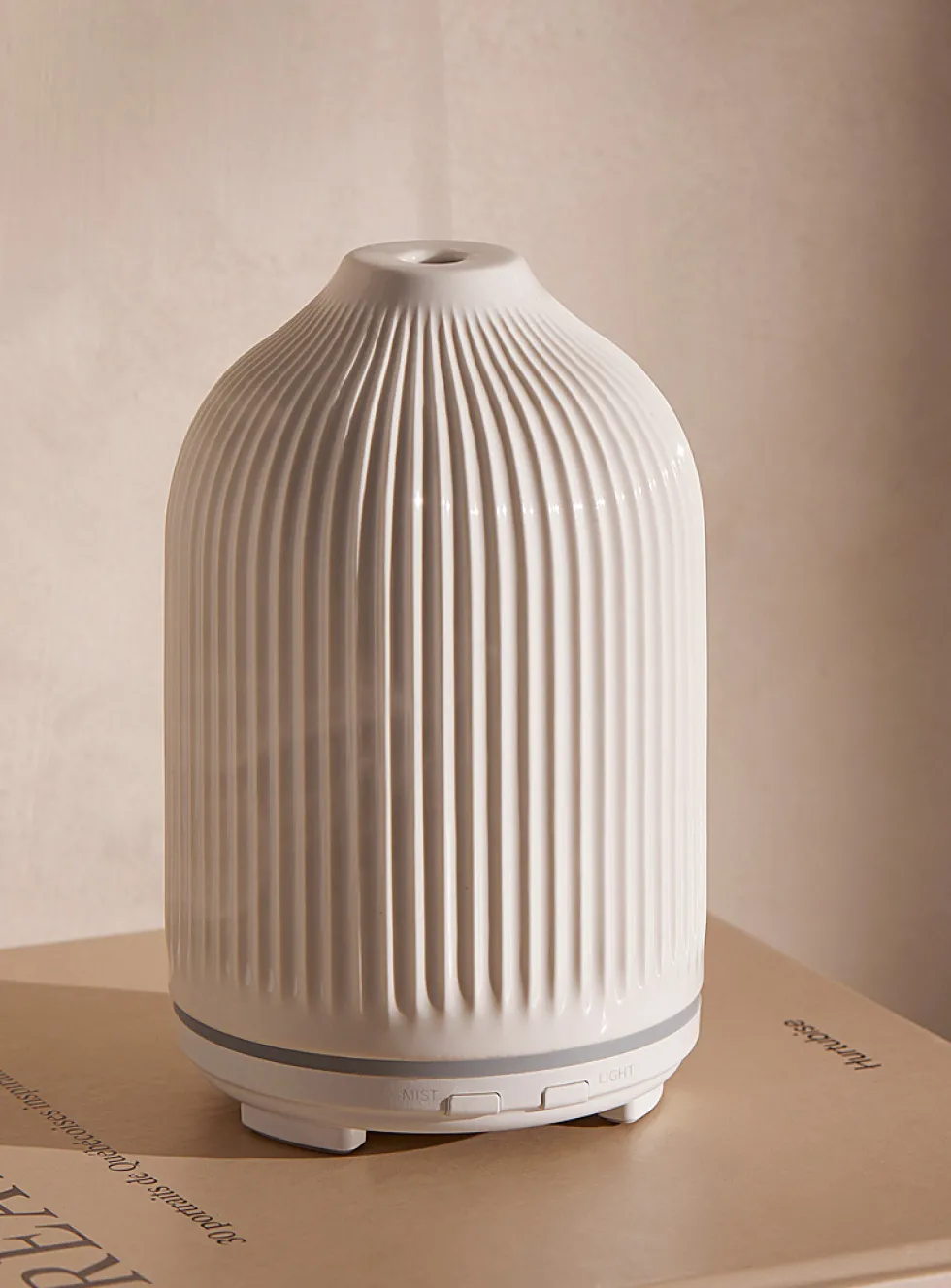 Fluted essential oil diffuser