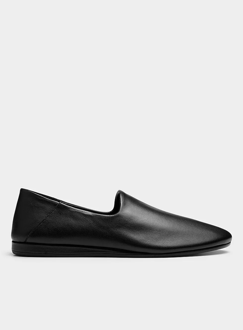 Foldable black leather flats