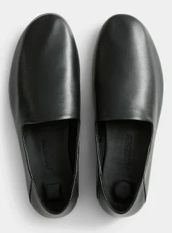 Foldable black leather flats