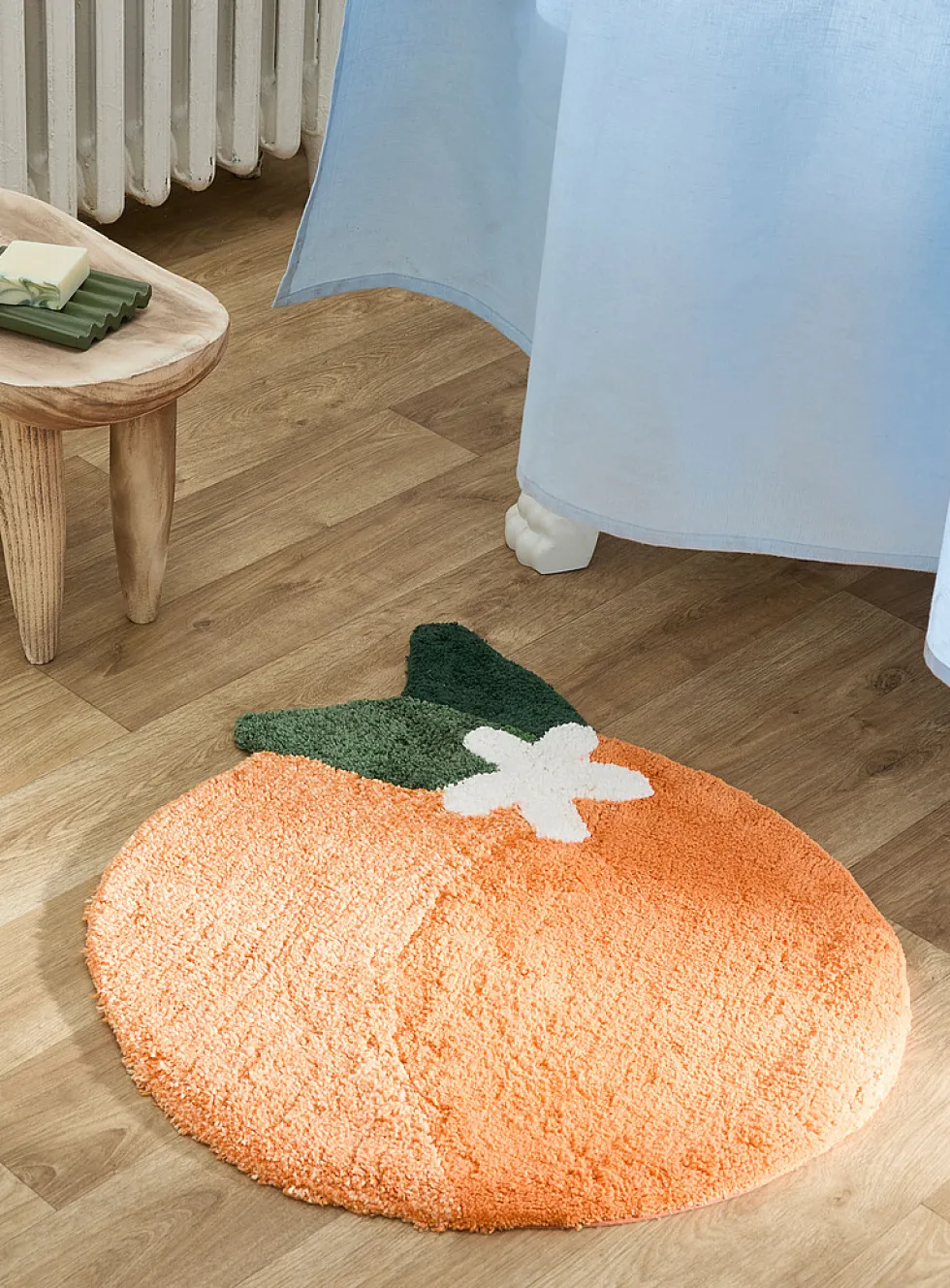 Fresh orange bath mat