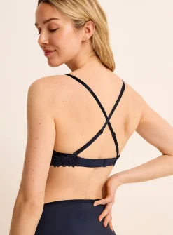 Front closure lace plunge bra