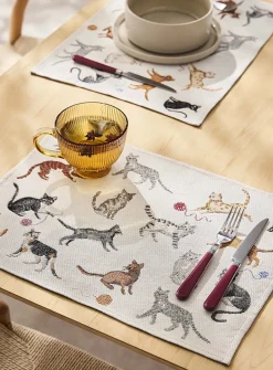 Fun-loving cats tapestry placemats