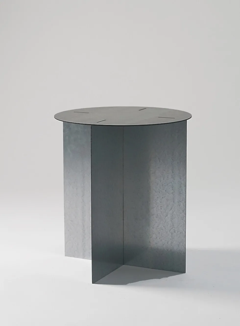 G01 round steel side table