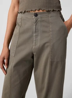 Garden large cargo-pocket pant
