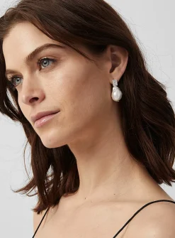 Generating 003 baroque pearls earrings