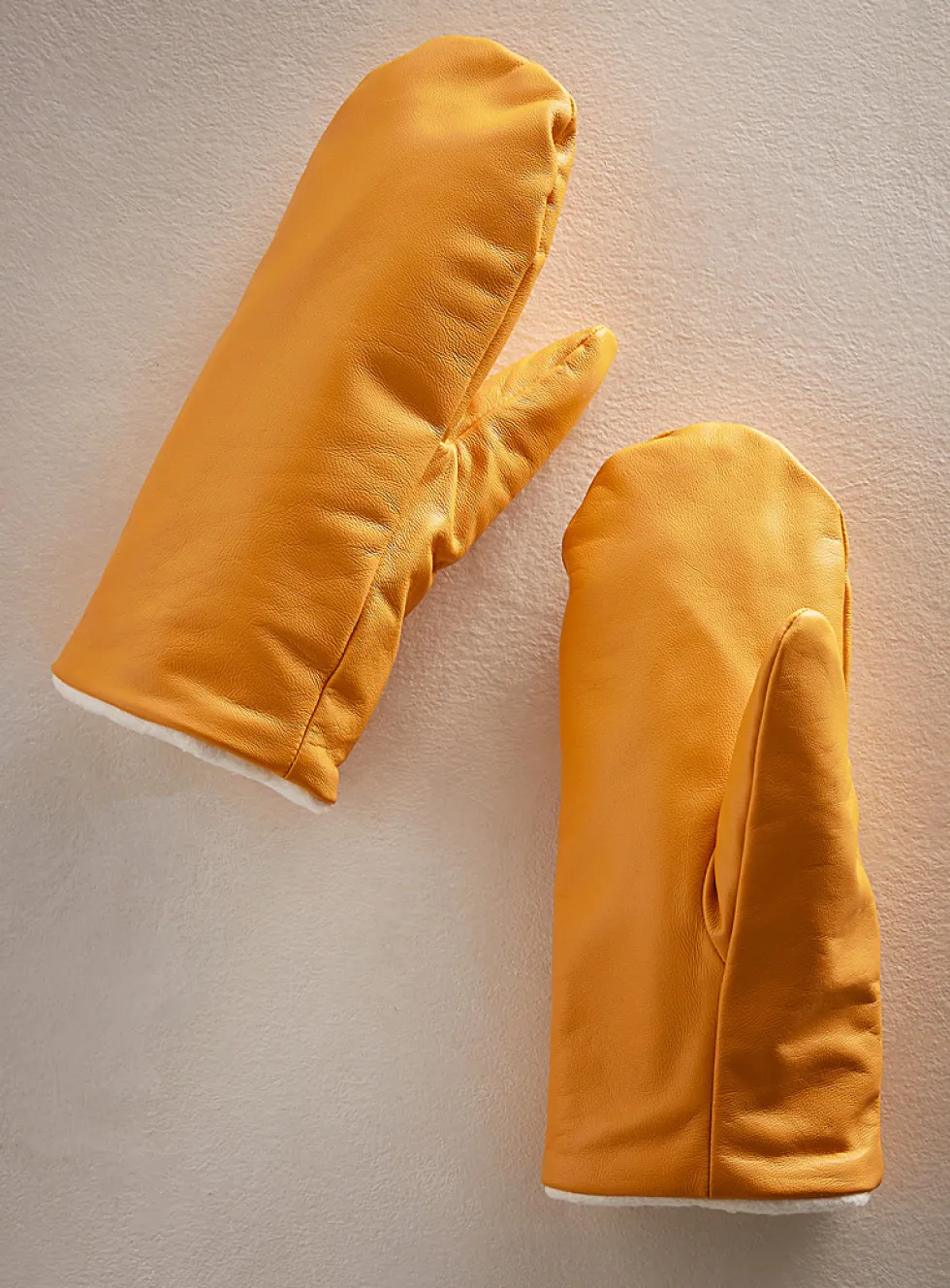 Genuine leather mittens