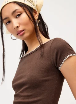 Geo edge boat collar T-shirt