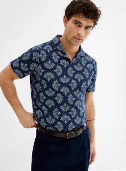 Geo fan print Johnny collar polo