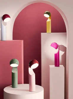 Geometric articulated portable lamp