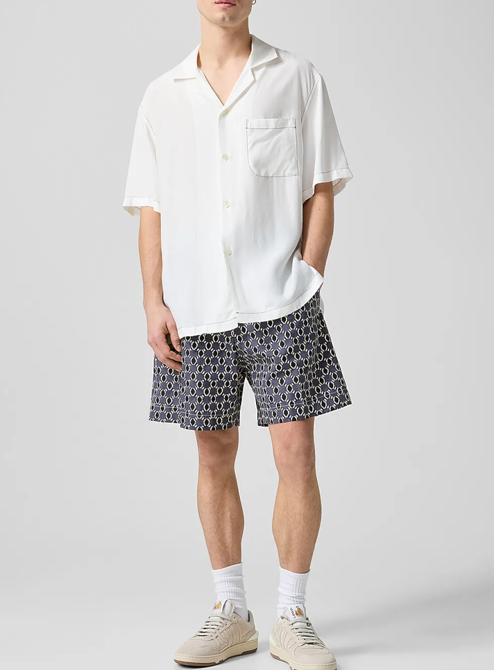 Geometric pattern loose Bermuda shorts