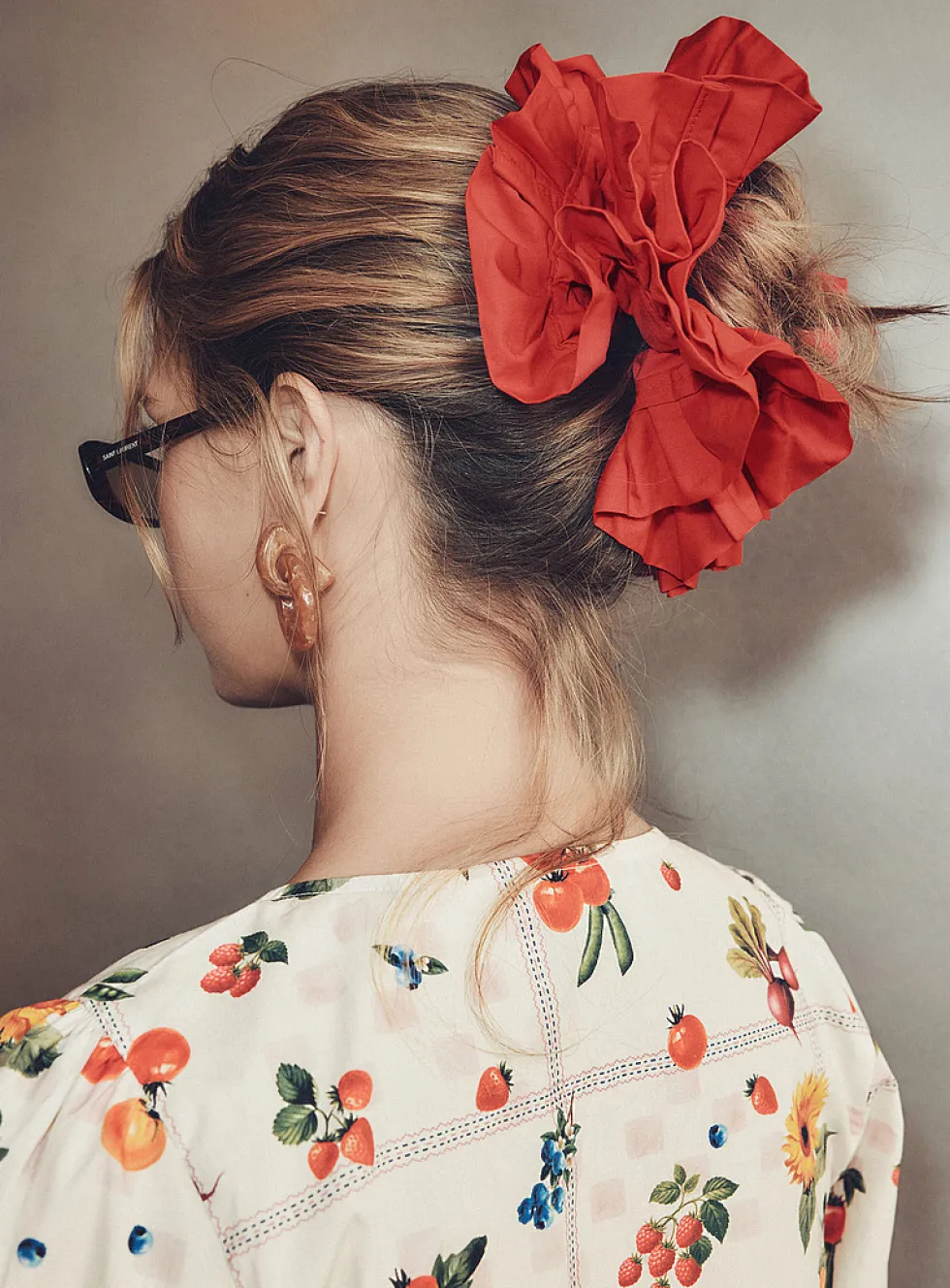 Giant monochrome ruffled scrunchie