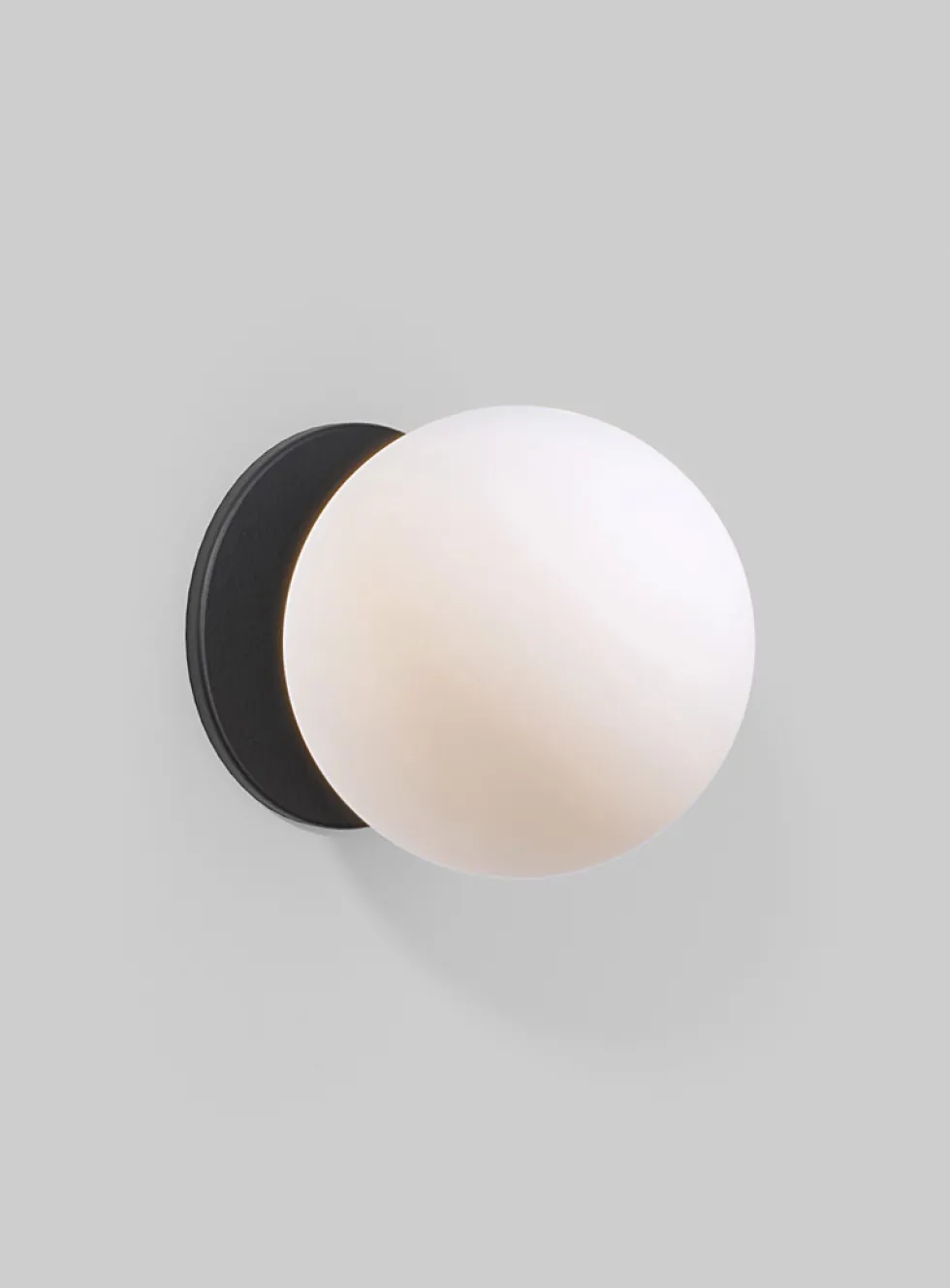 Globe 120 wall sconce