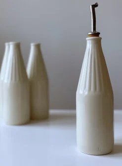 Glossy porcelain grooved oil cruet