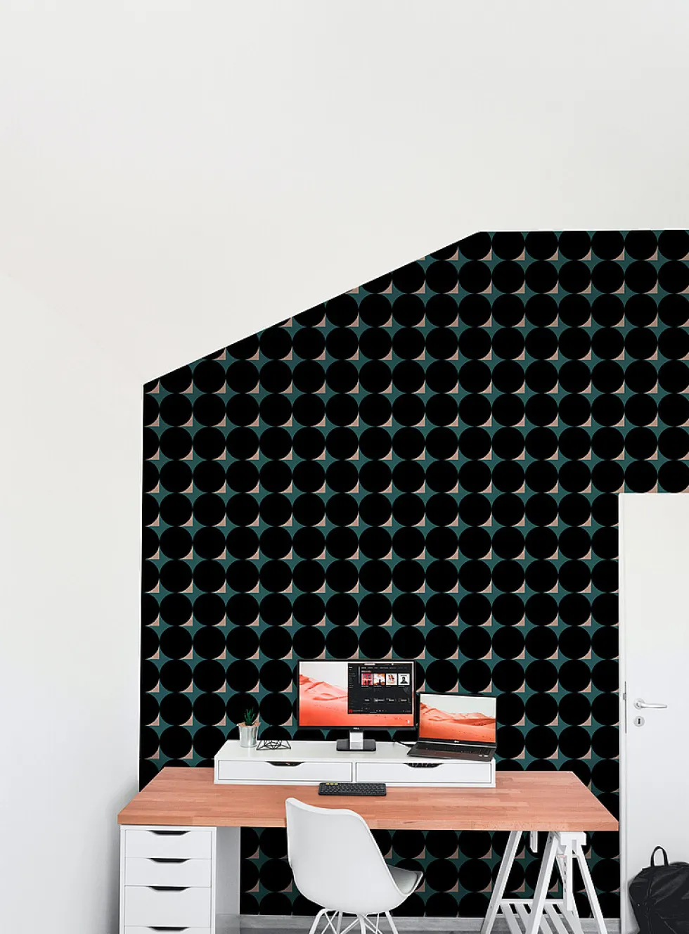 Go Retro self-adhesive wallpaper strip