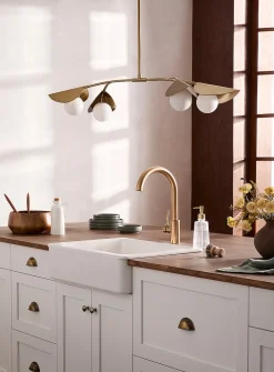 Golden petals hanging lamp