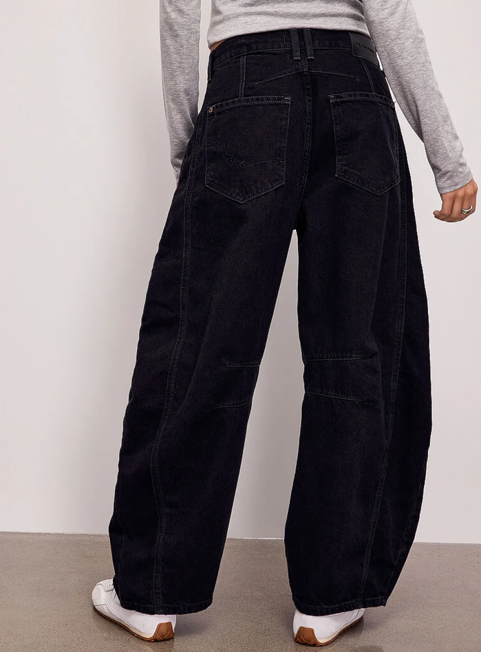 Good Luck barrel jean