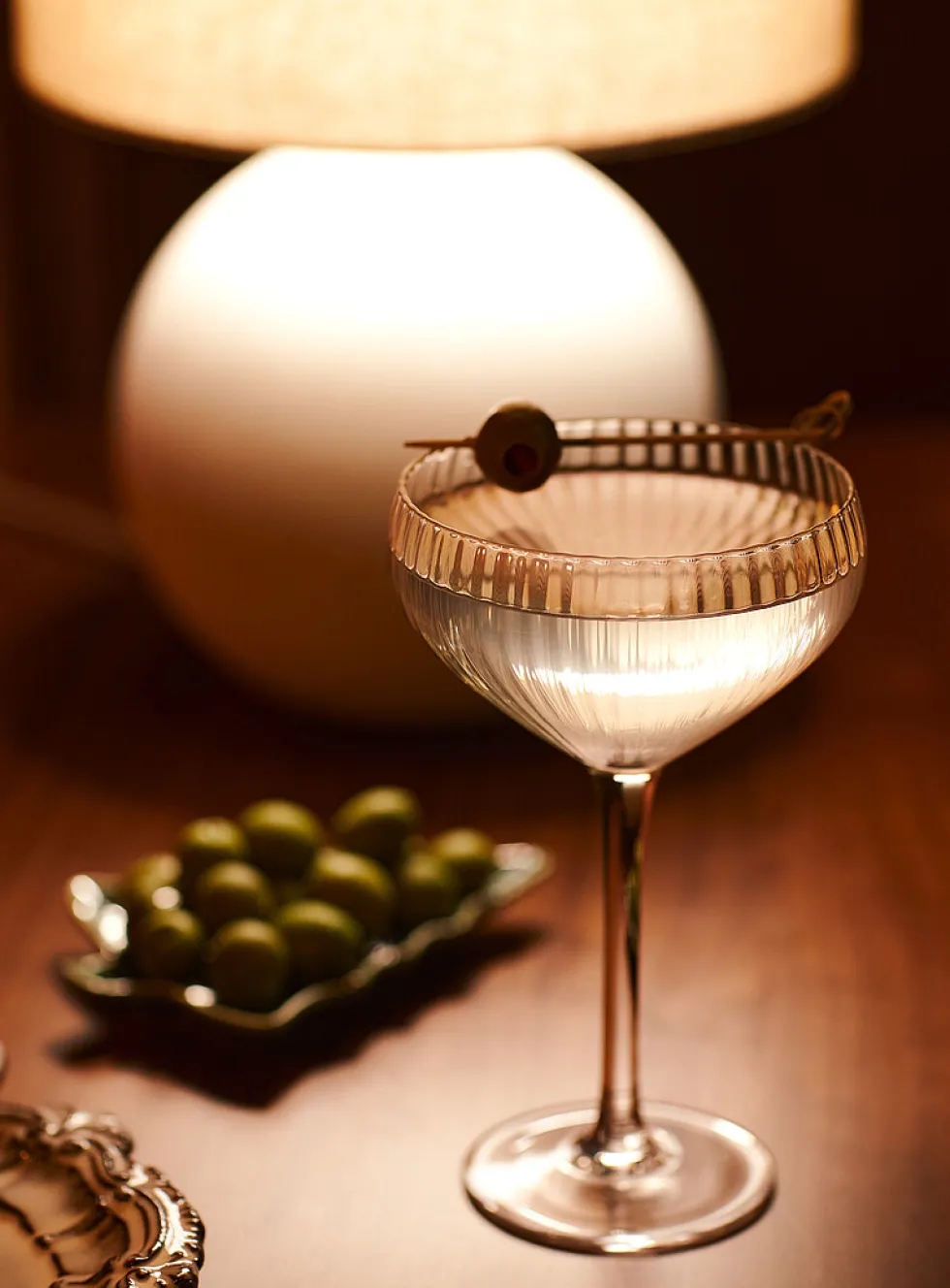 Grooved cocktail glasses