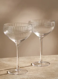 Grooved cocktail glasses