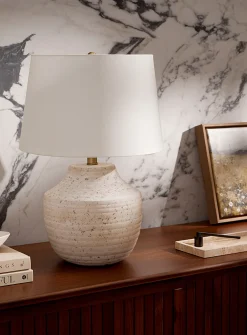 Grooved concrete table lamp
